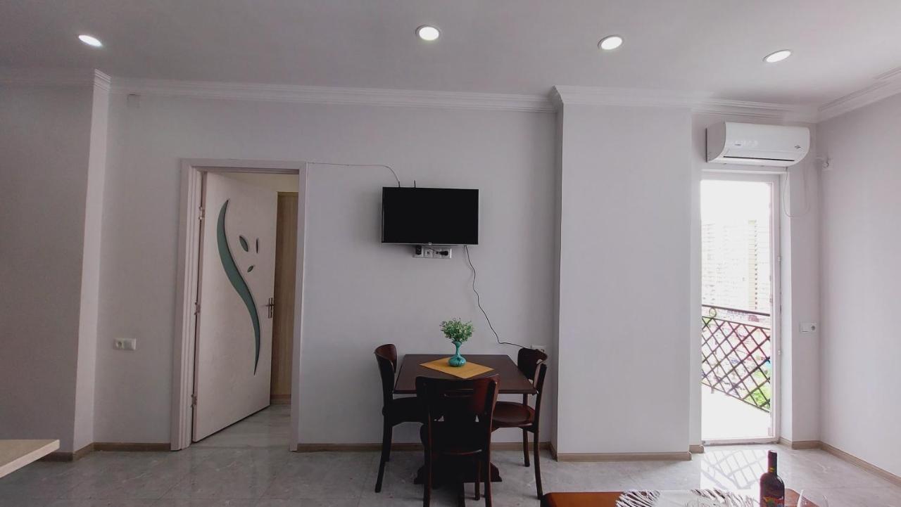Irakli Sweet Home Батуми Экстерьер фото
